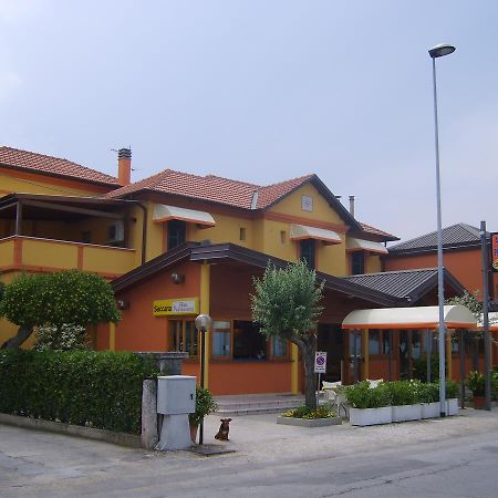 סניגליה Albergo Primavera מראה חיצוני תמונה