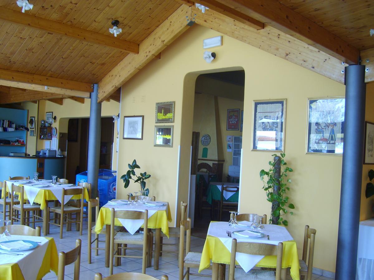 סניגליה Albergo Primavera מראה חיצוני תמונה