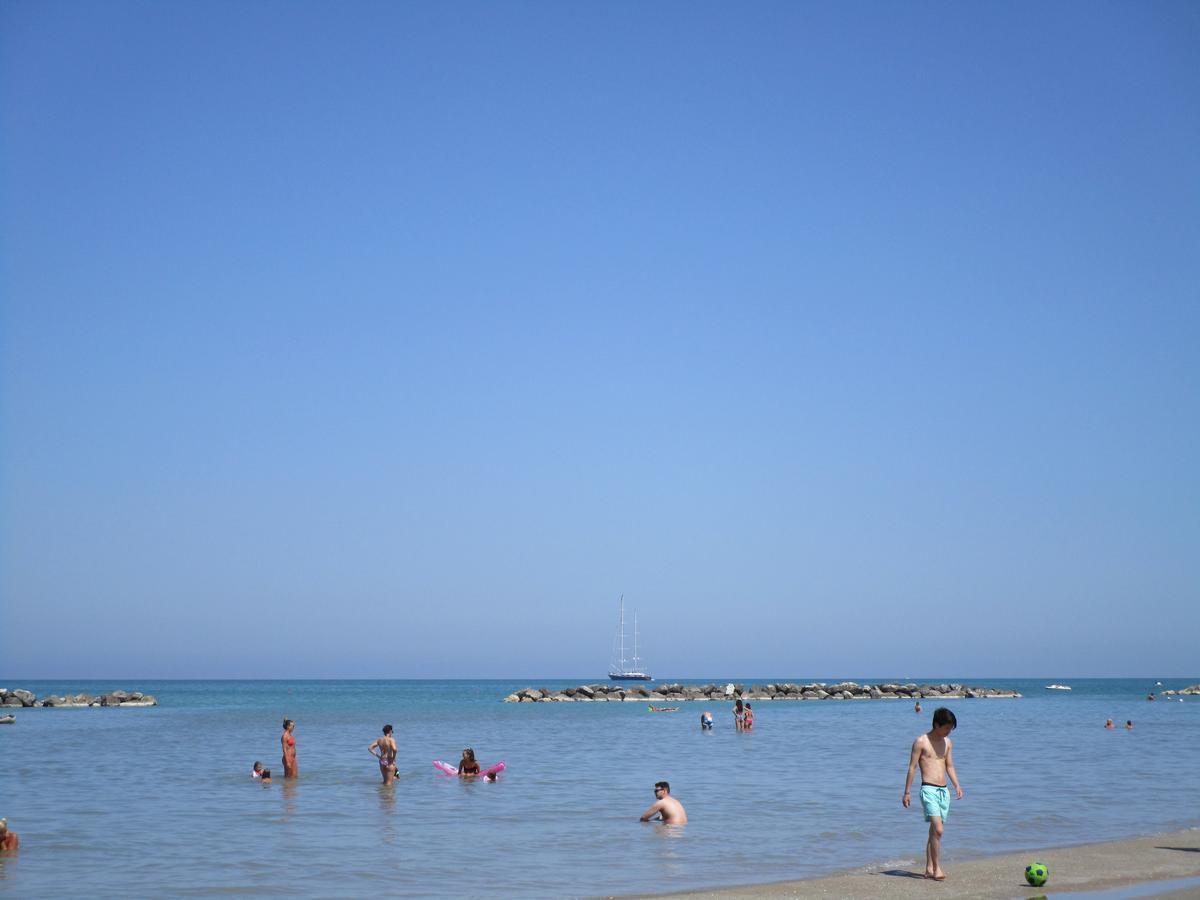 סניגליה Albergo Primavera מראה חיצוני תמונה