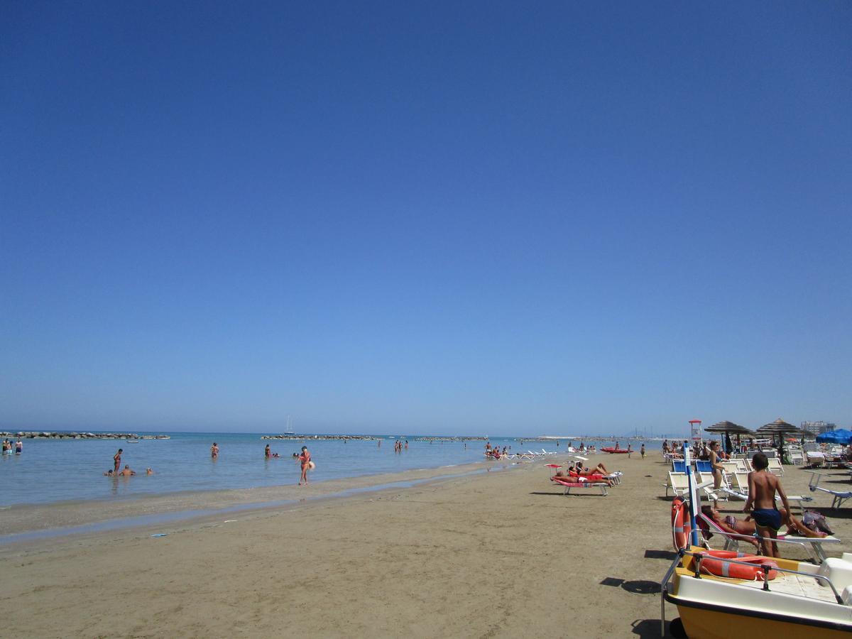 סניגליה Albergo Primavera מראה חיצוני תמונה