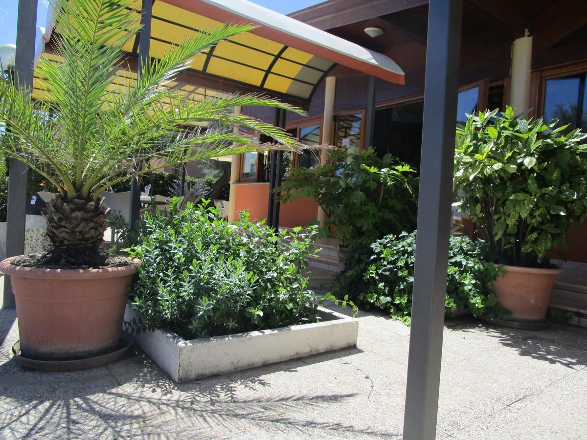 סניגליה Albergo Primavera מראה חיצוני תמונה