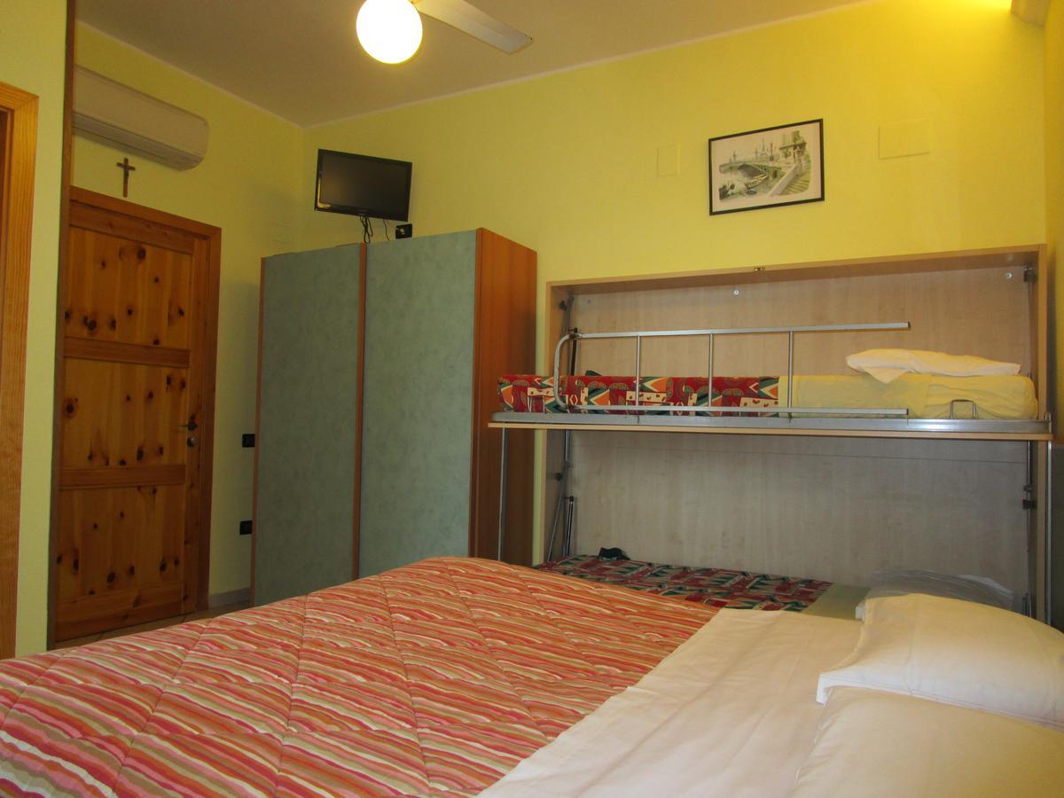 סניגליה Albergo Primavera מראה חיצוני תמונה