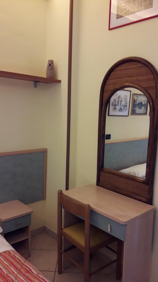 סניגליה Albergo Primavera מראה חיצוני תמונה